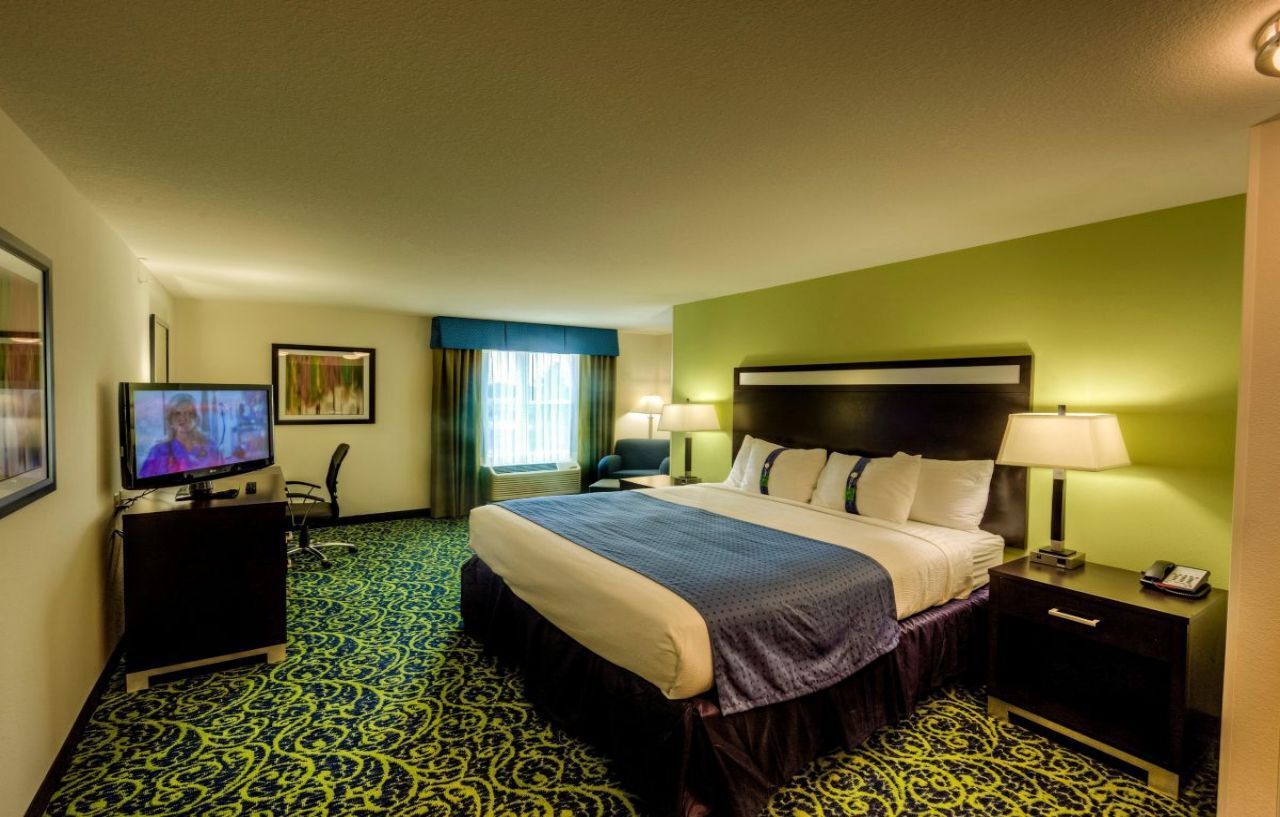 Holiday Inn Express Richmond By Ihg Exterior foto